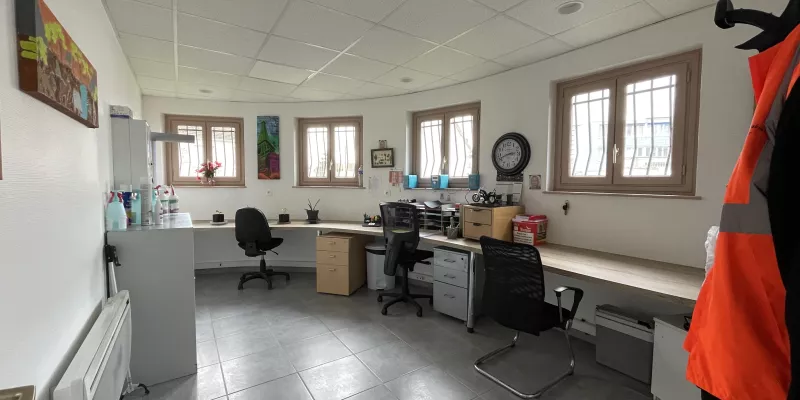 Local Commercial - 6