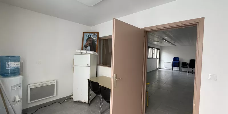 Local Commercial - 7